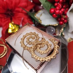 Elegant Gold Spiral Earrings